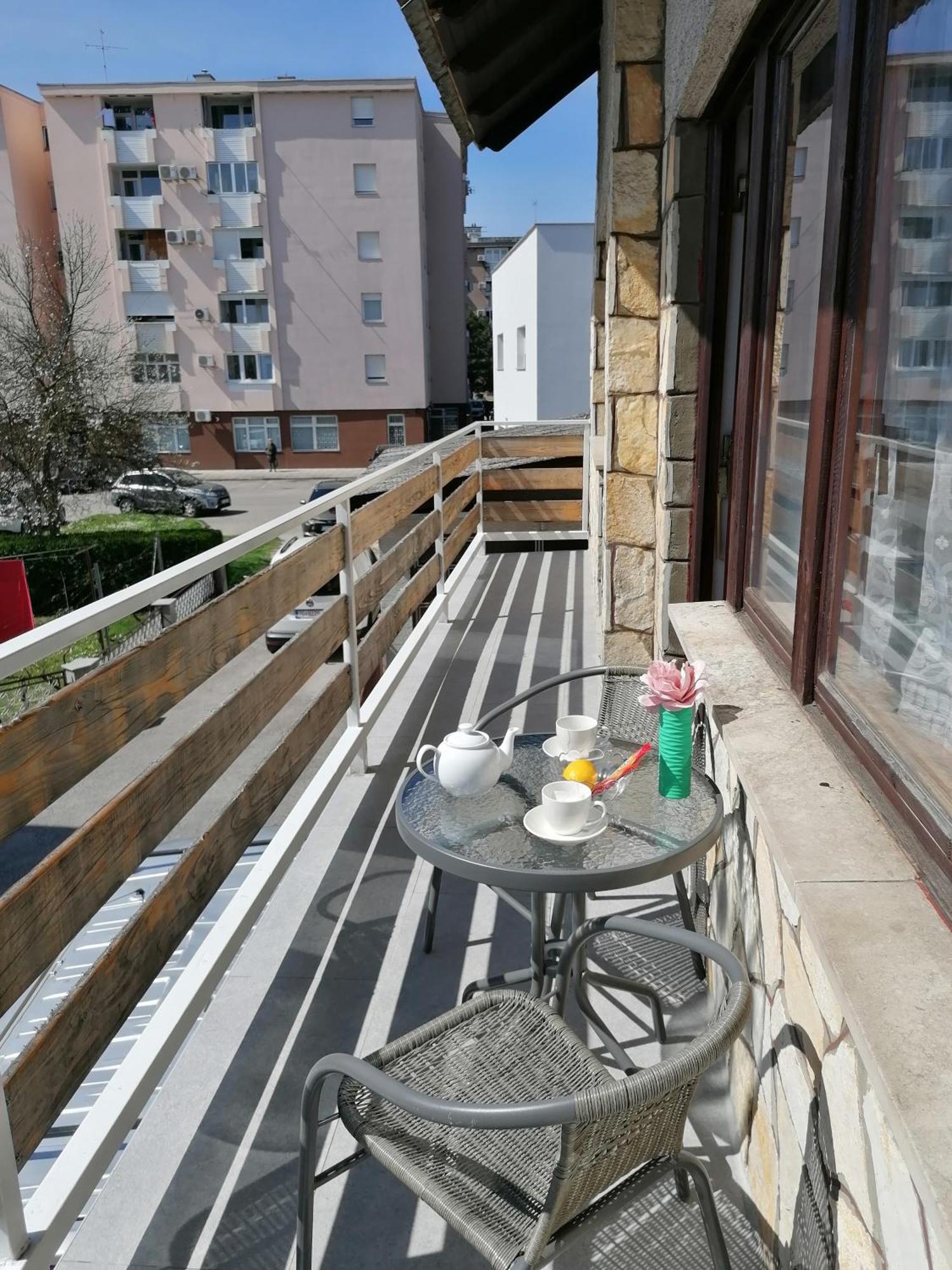 Cozy 1-Bdrm Apt In Dubec, Ideal For Work Or Study Sesvete Exterior foto